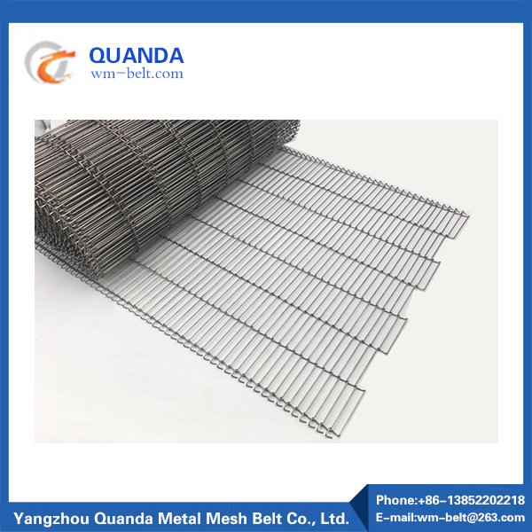 How are mesh conveyor wire belts cleaned and maintained