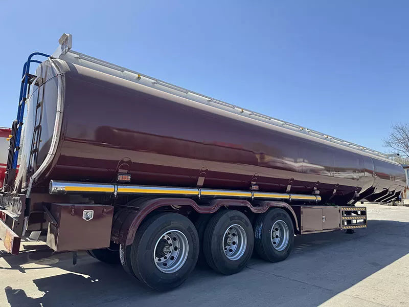 Built for Performance: Why the 3-axle Oil Tank Semi-trailer is a Trusted Choice for Liquid Logistics